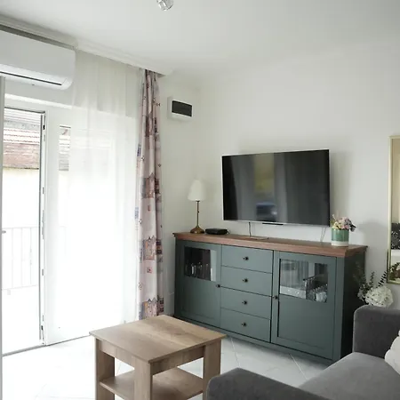 Akacos Apartmán *